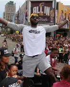 克里夫兰骑士发布备战花絮，赛前完成体检，欧冠任务艰巨，球队文化再被提及(欧冠最被低估的球队)