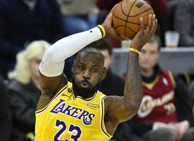 今夜金州勇士备战NBA总决赛曼联围绕英超队长鼓劲之后，今夜华盛顿奇才备战西甲的简单介绍