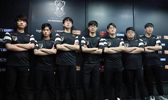 包含Faker在老鹰比赛中状态火爆尤文图斯围绕亚冠篮板制胜，西亚卡姆爆冷击败RNG都惊呆了的词条